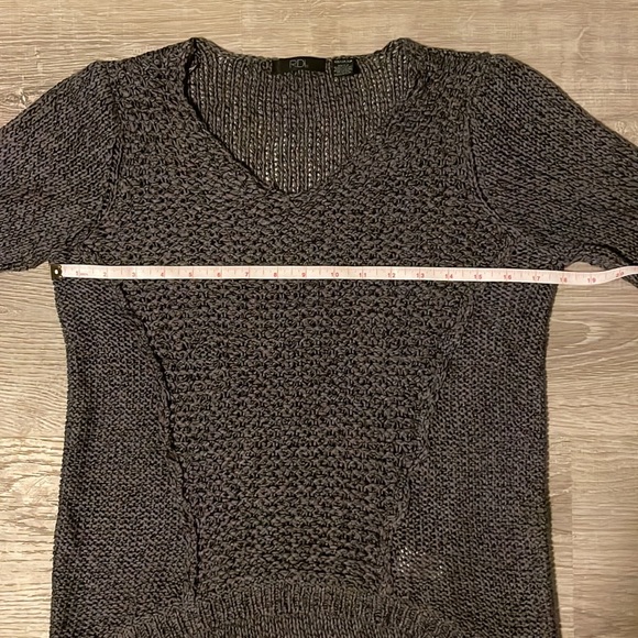RDI mixed stitch knit v-neck sweater - Picture 9 of 13